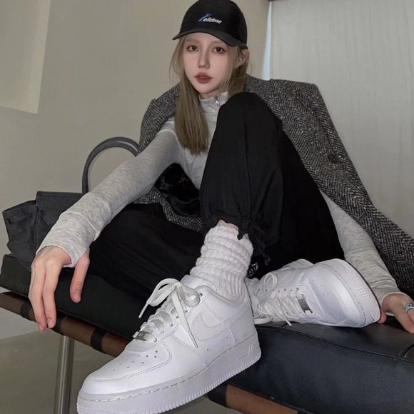 Nike Air Force 1 Low"TripleWhite" - Picture 1 of 4